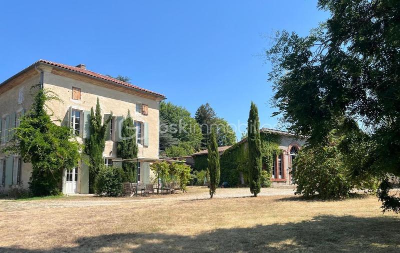 Maison de maîtres - 290 m² - 8 pièces