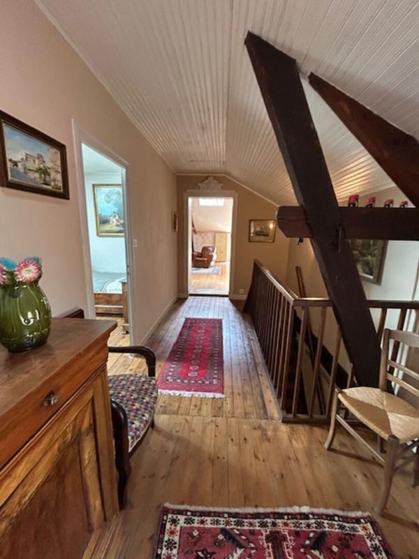 Maison - 277 m² - 11 pièces