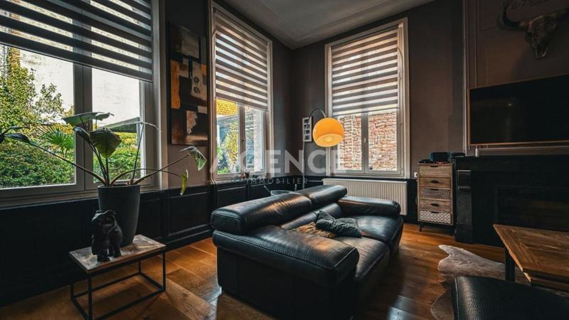 Maison bourgeoise - 250 m² - 9 pièces