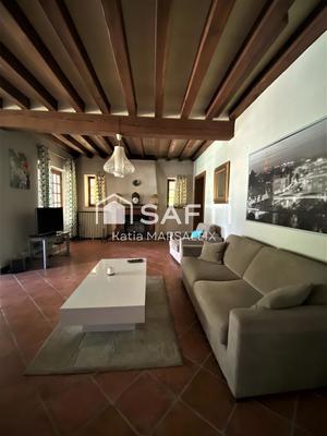 Maison - 239 m² - 9 pièces