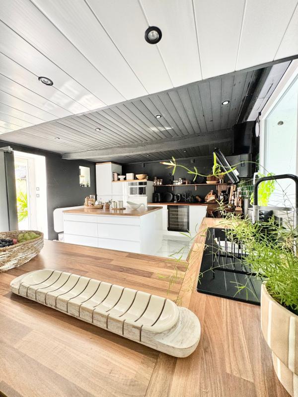 Maison - 280 m² - 7 pièces