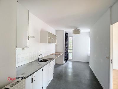 Appartement - 81 m² - 3 pièces