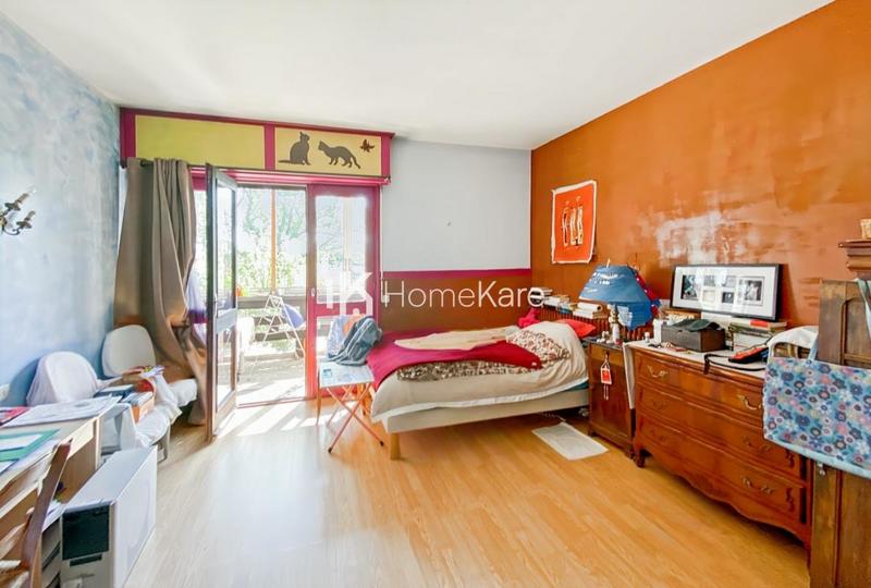 Maison - 270 m² - 9 pièces