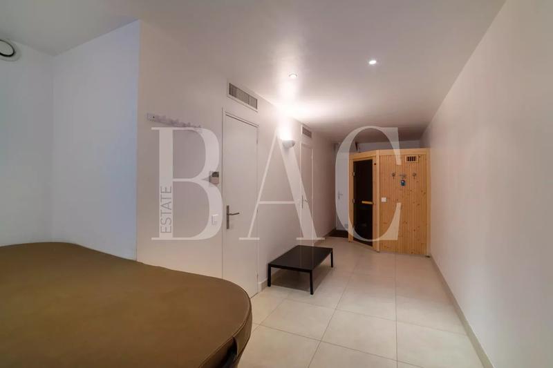 Villa - 350 m² - 8 pièces