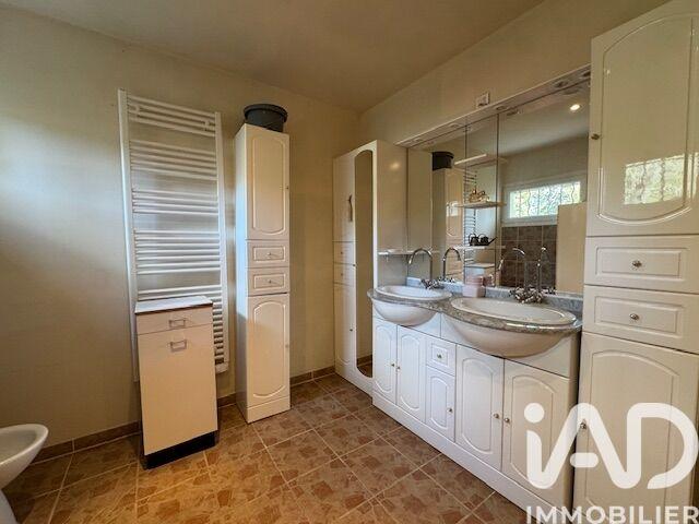 Maison - 269 m² - 13 pièces