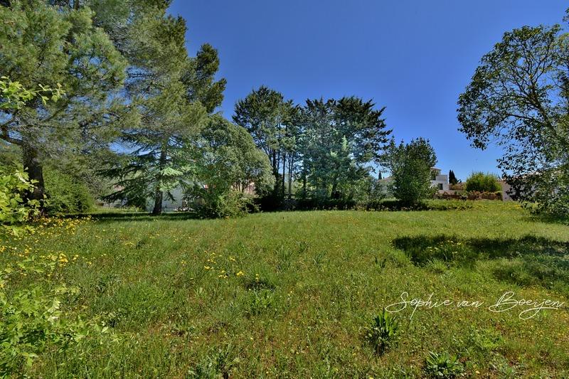 Terrain constructible - 2 800 m²