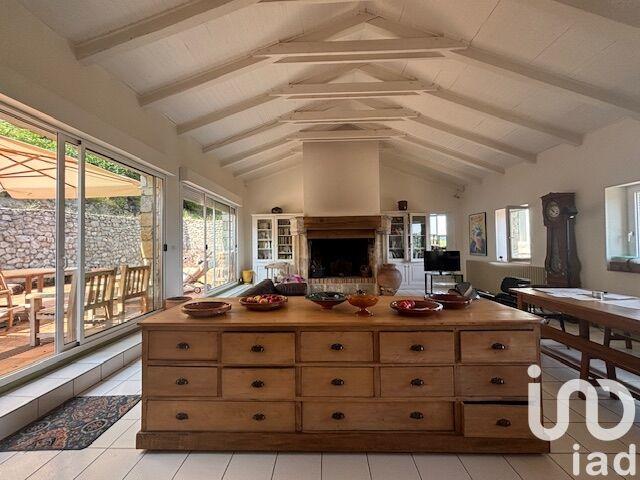 Maison - 300 m² - 10 pièces