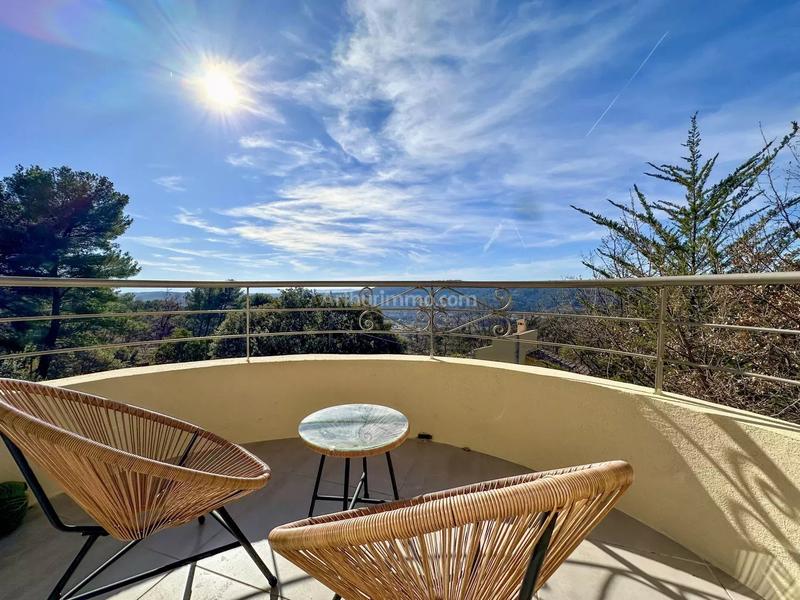 Maison - 197 m² - 5 pièces