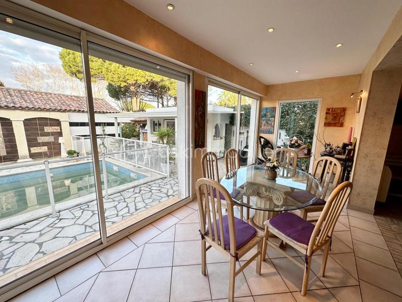 Villa - 220 m² - 11 pièces