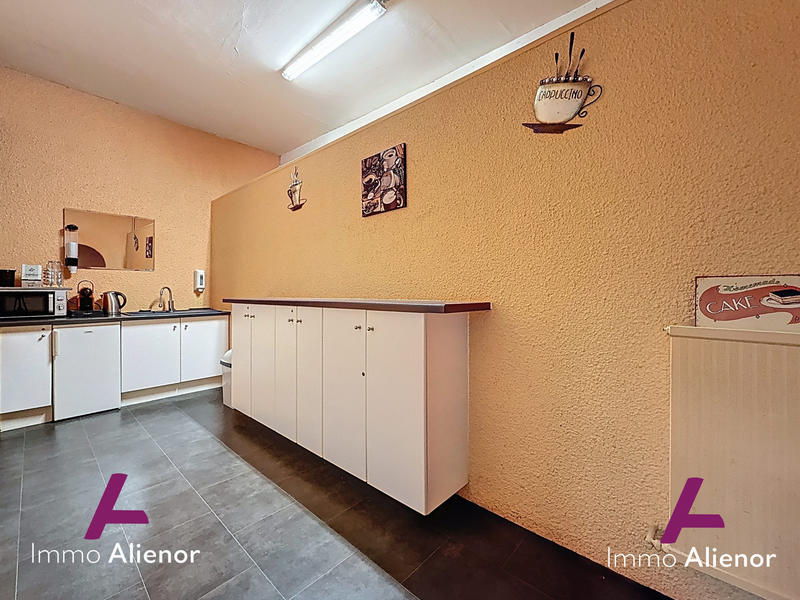 Local d'activités - 176 m²