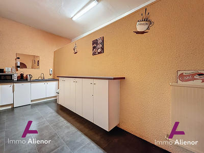 Local d'activités - 176 m²