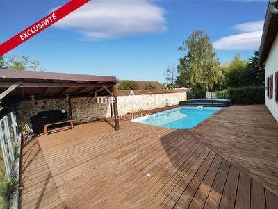 Maison traditionnelle - 160 m² - 6 pièces