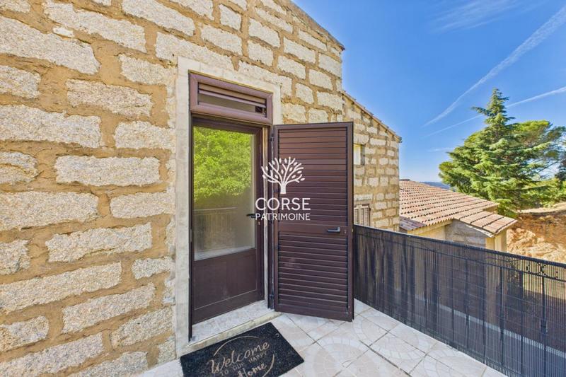 Maison de village - 240 m² - 10 pièces