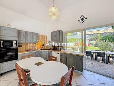 Maison - 159 m² - 4 pièces