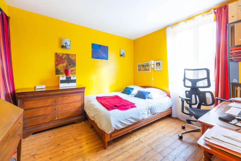 Demeure - 215 m² - 9 pièces