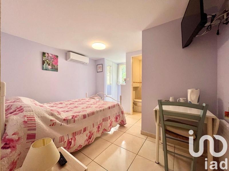 Maison - 205 m² - 9 pièces