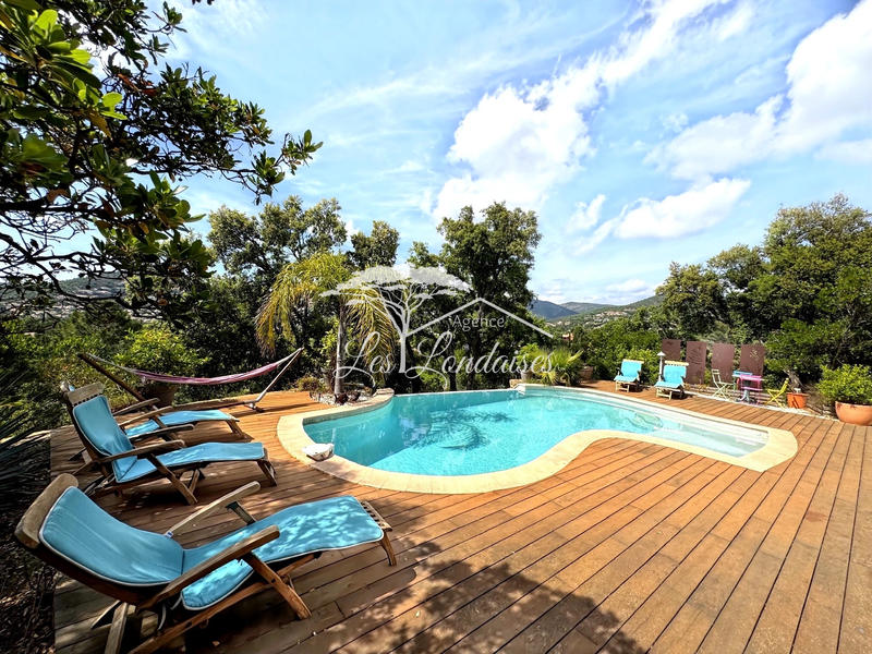 Maison - 185 m² - 7 pièces