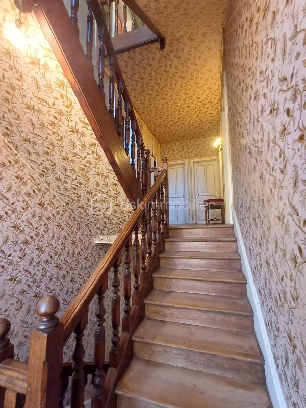 Maison bourgeoise - 250 m² - 8 pièces