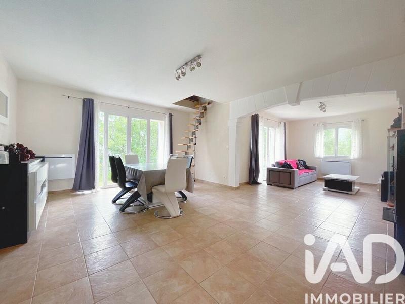 Maison - 141 m² - 5 pièces