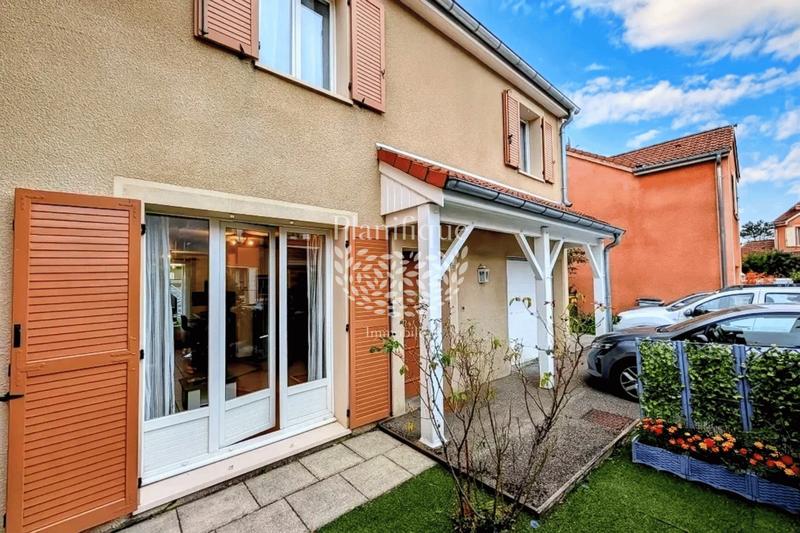 Maison - 96 m² - 5 pièces