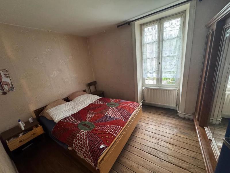 Propriété - 230 m² - 8 pièces