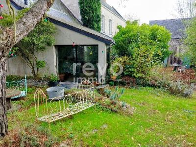 Maison - 269 m² - 9 pièces