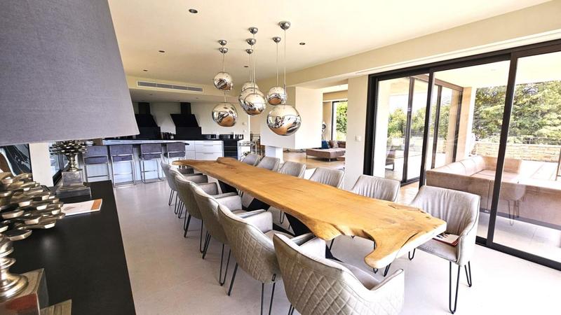 Demeure - 608 m² - 8 pièces