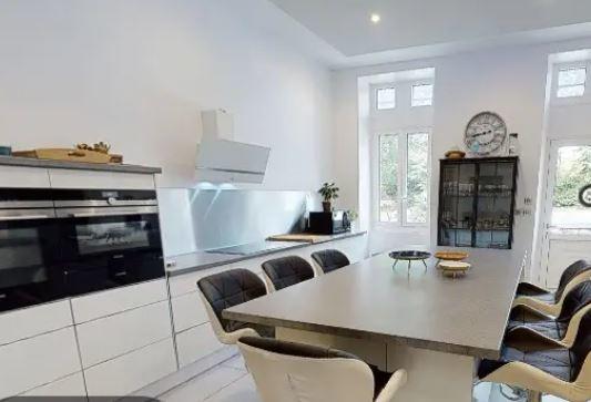 Propriété - 634 m² - 12 pièces