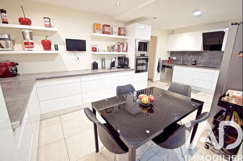 Maison - 163 m² - 8 pièces