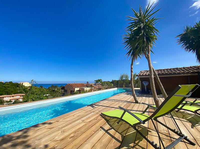 Propriété - 450 m² - 18 pièces