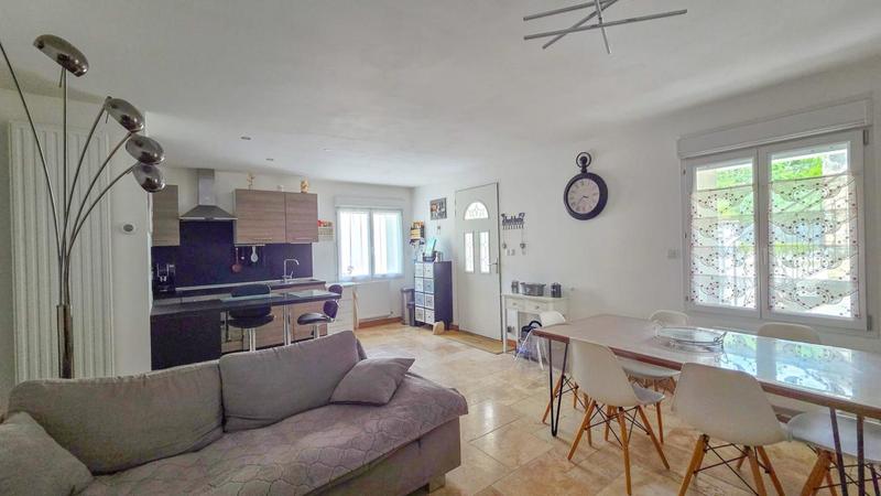 Maison - 140 m² - 5 pièces