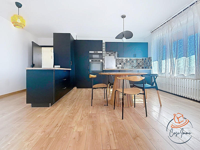 Appartement - 90 m² - 4 pièces