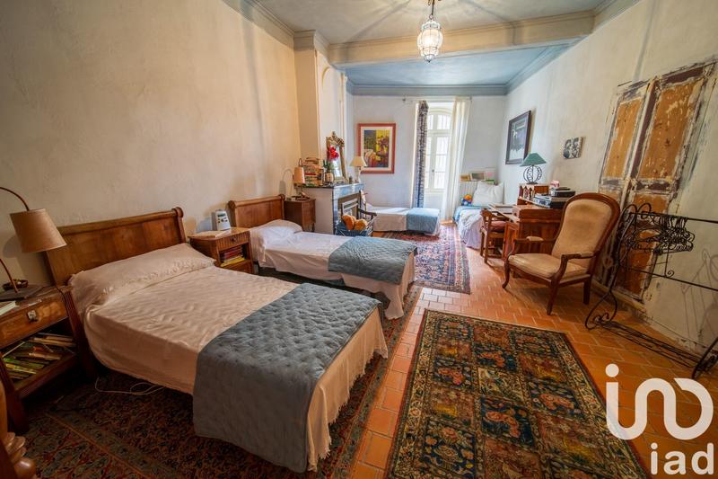 Maison de village - 360 m² - 10 pièces