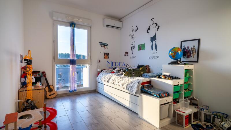 Maison - 92 m² - 4 pièces