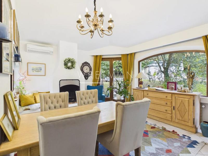 Maison - 121 m² - 5 pièces