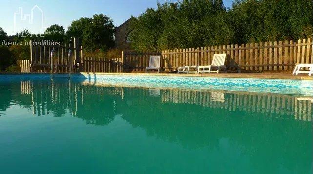 Maison chambre d'hôtes - 422 m²