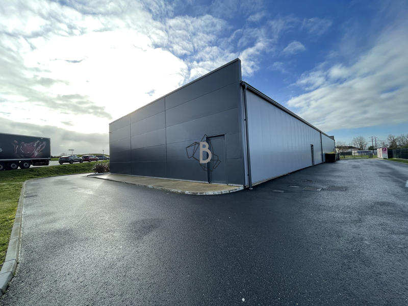 Local commercial - 217 m²