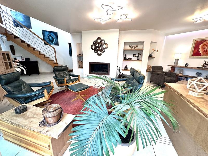 Maison - 319 m² - 15 pièces