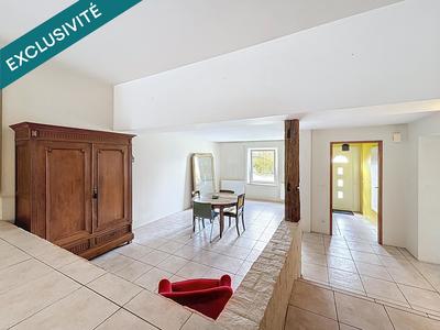 Maison - 277 m² - 8 pièces