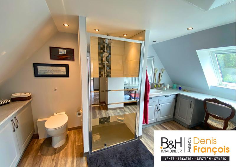 Maison - 217 m² - 7 pièces