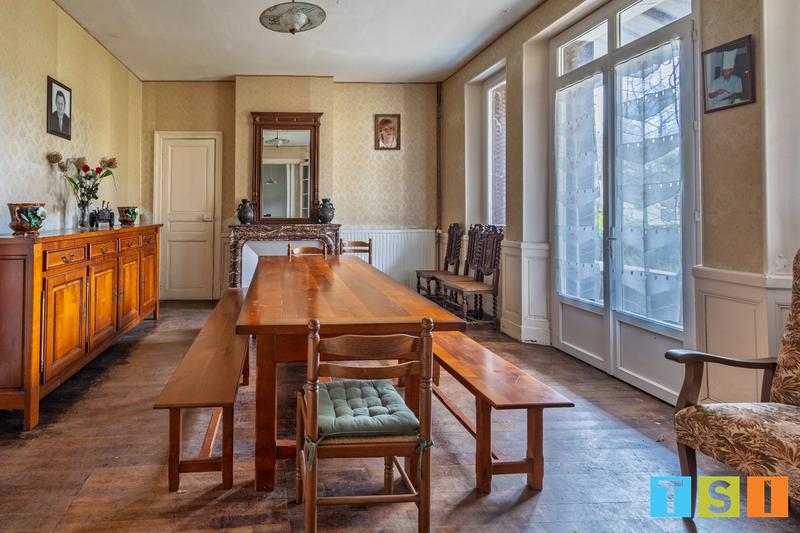 Maison bourgeoise - 250 m² - 8 pièces