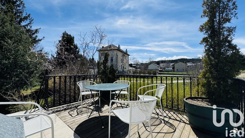 Maison - 375 m² - 13 pièces