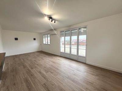 Maison - 74 m² - 5 pièces