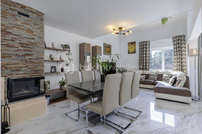 Duplex - 143 m² - 7 pièces