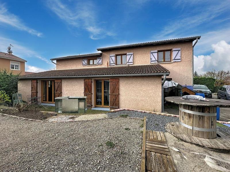 Villa - 160 m² - 8 pièces