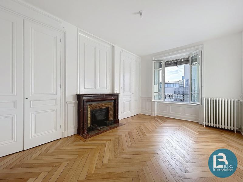 Appartement - 109 m² - 3 pièces