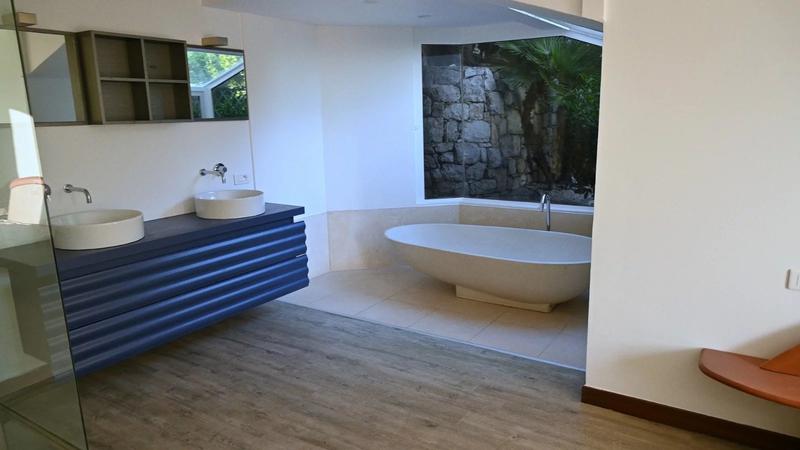 Villa - 325 m² - 6 pièces