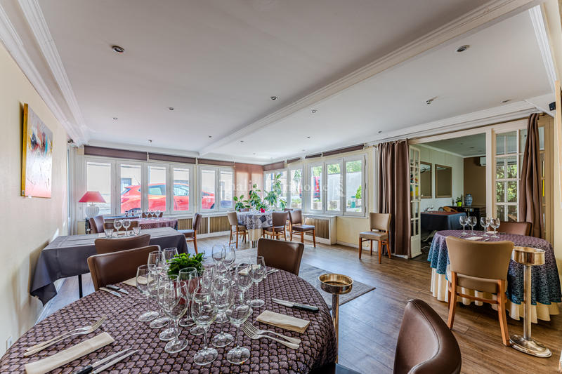 Fonds de commerce - Magasins - 452 m²