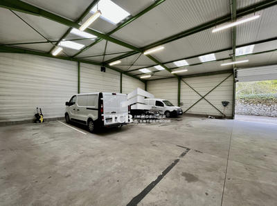 Local d'activités - 576 m²