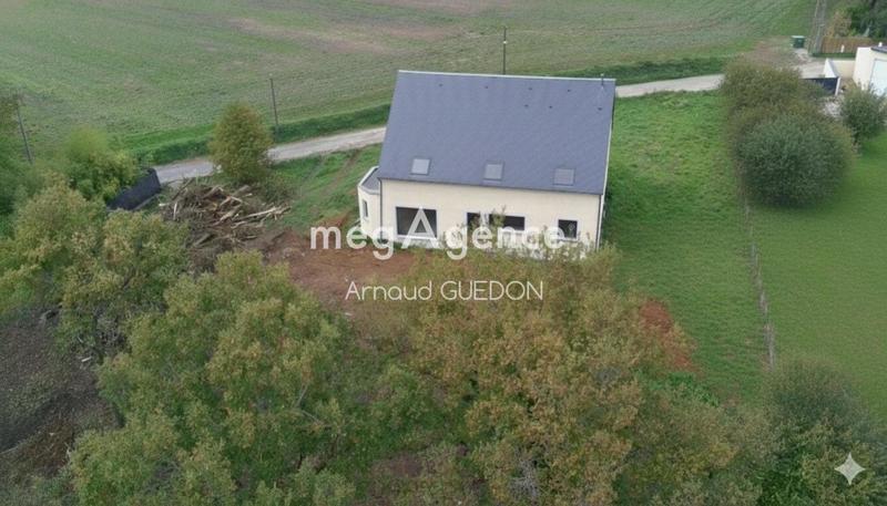 Maison - 310 m² - 2 pièces